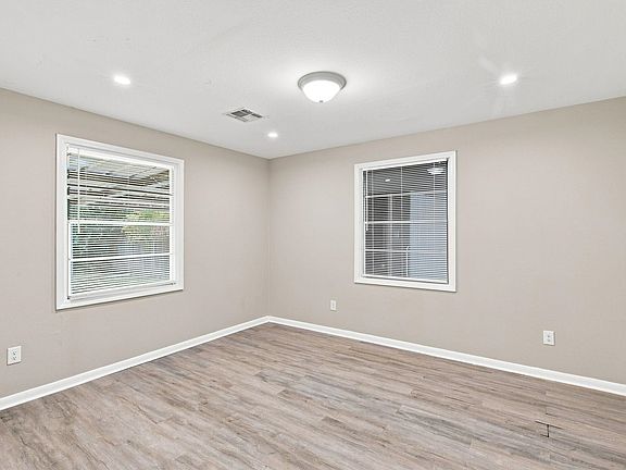 5th image of 725 Lebleu Rd