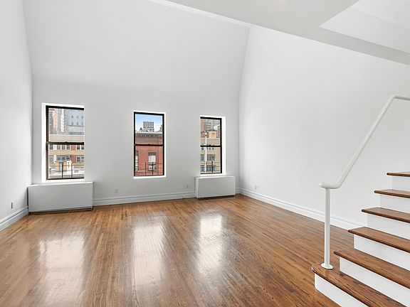 4th image of 216 E 75th St APT 4E