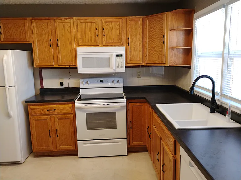 3532 S Everett St — Photo 8