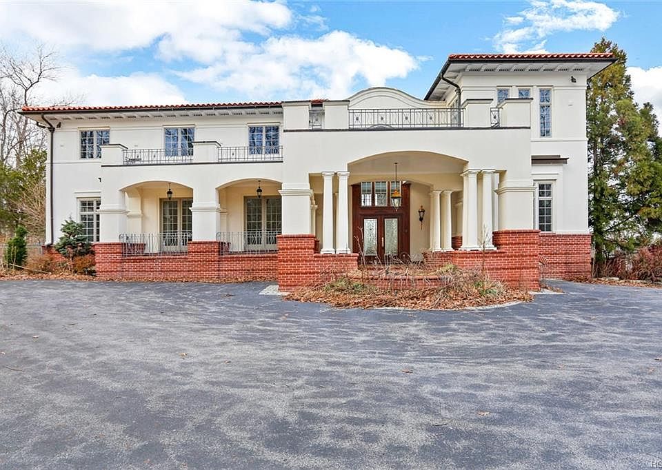 1st image of 208 Keeler Ln