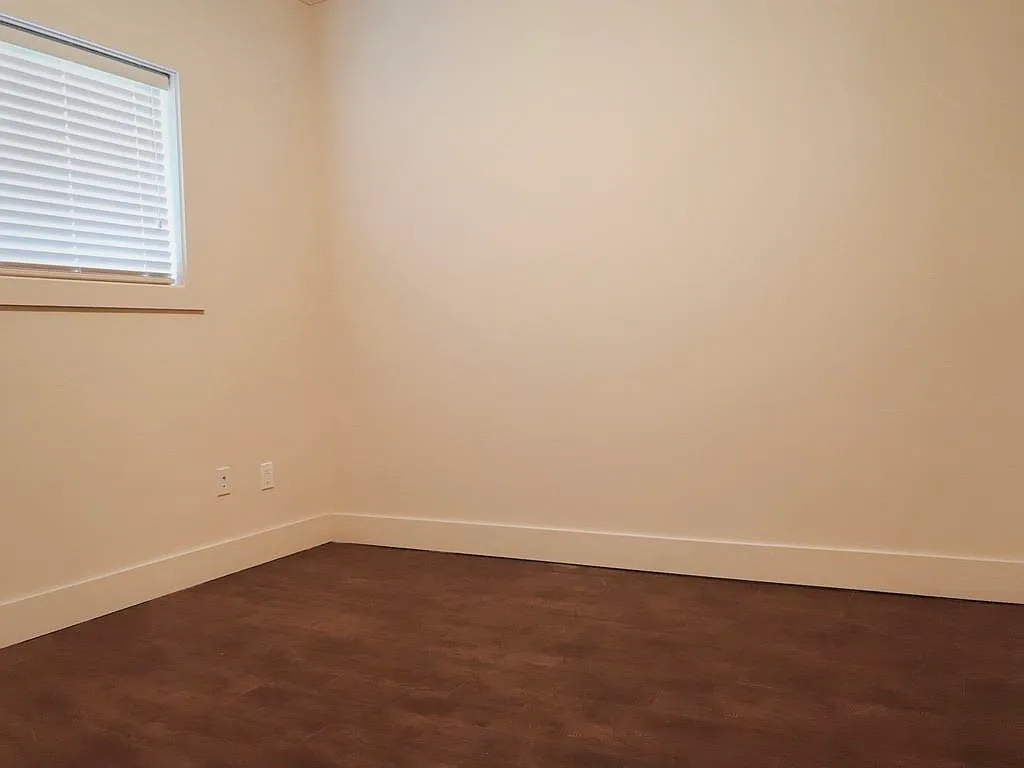 2 bed, 700 sqft, $1,650 — Photo 2