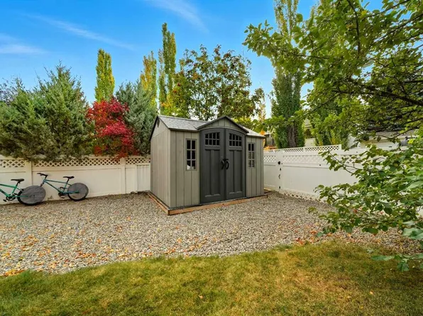65 N Asmundsen Ave, Red Deer, AB T4R 2X6