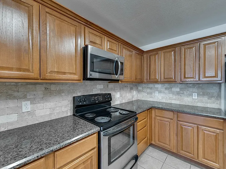3316 Sagemont Dr — Photo 8
