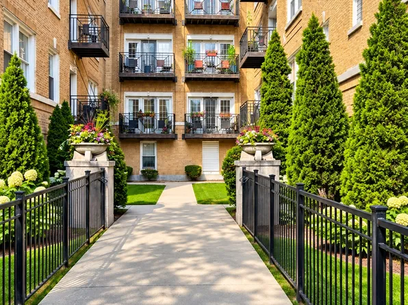 4908 N Drake Ave #2, Chicago, IL 60625
