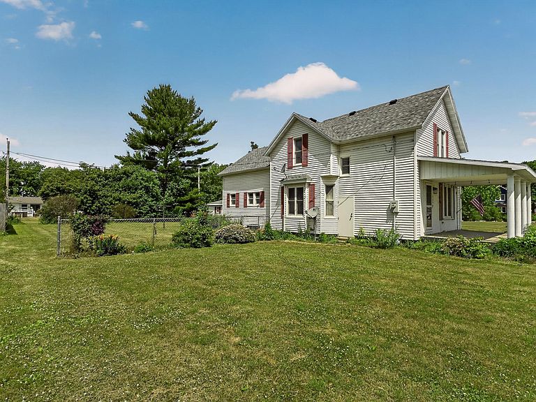 Listing photo 4