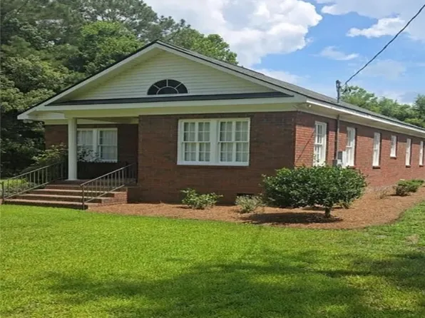 824 W Railroad Street, Claxton, GA 30417