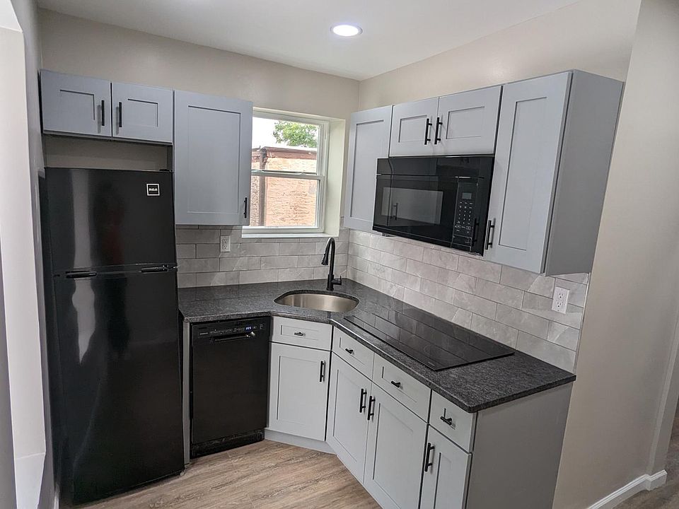 1st image of 1515 W Westmoreland St Floor 3