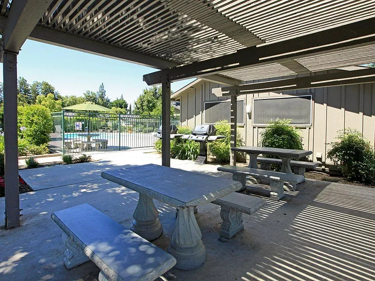 Welcome Home to The Villa Apartments! — Photo 38