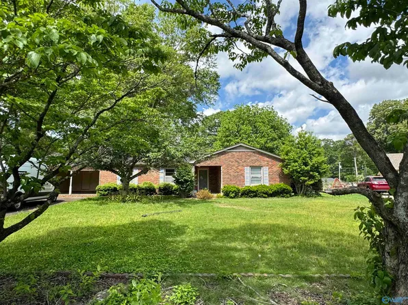 2208 College St SE, Decatur, AL 35601