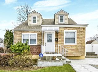 222 Perry St, Hempstead, NY 11550