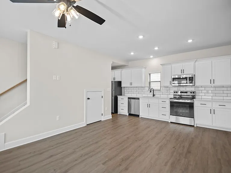 400 Parker St — Photo 41
