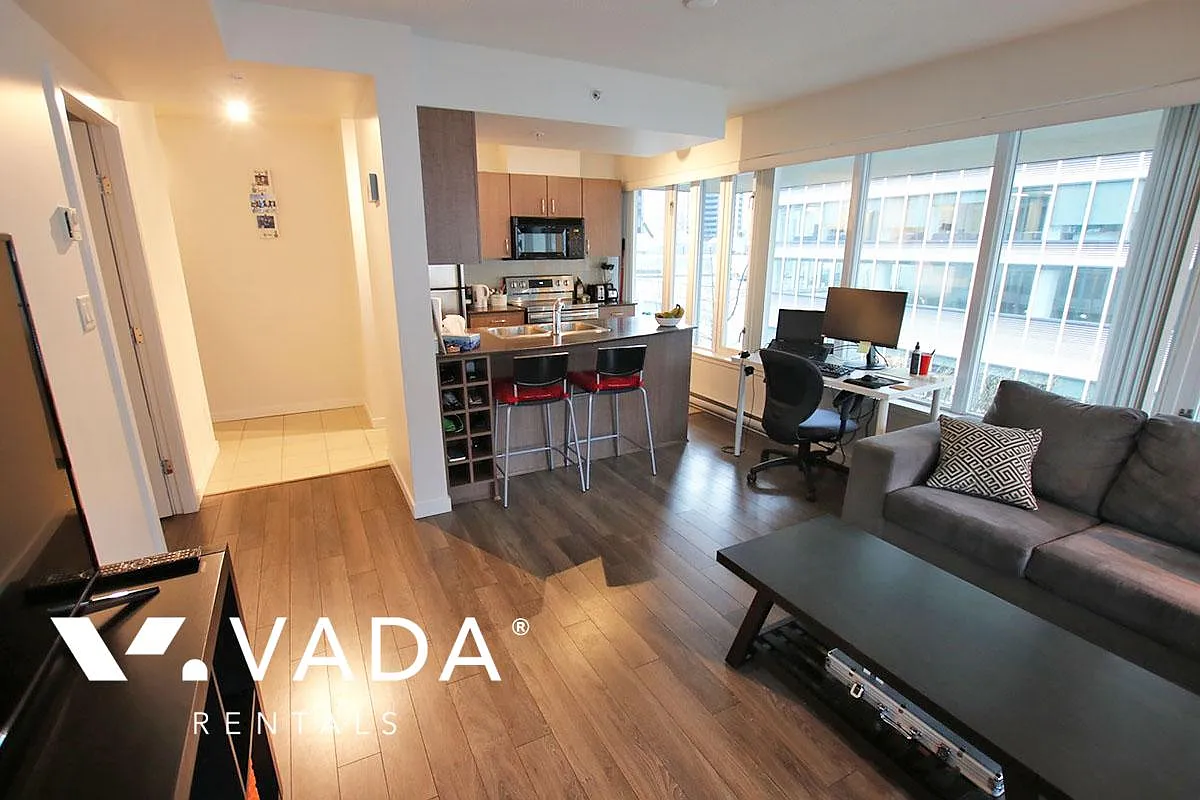 610 Granville Street Vancouver — Photo 3
