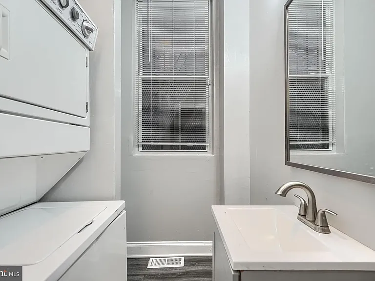 1524 Madison Ave #1 — Photo 11