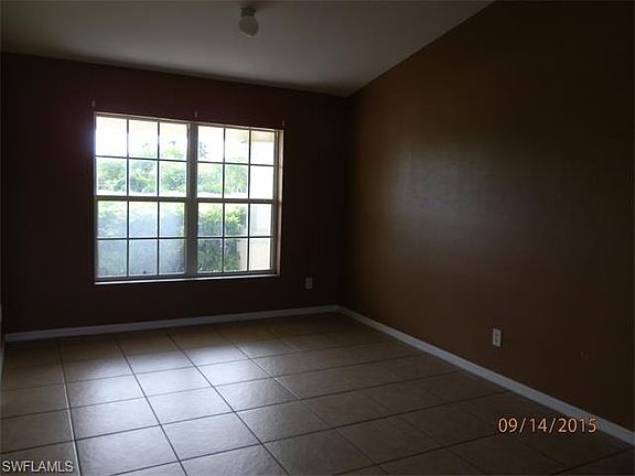 2nd image of 1719 Irving Ave