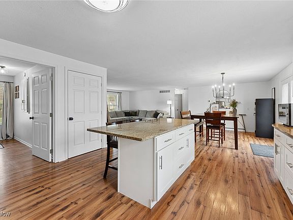 5th image of 1737 Lucretia Dr