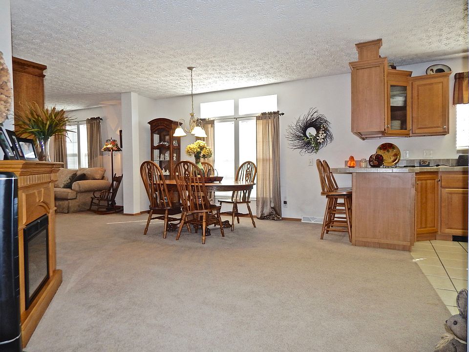 1st image of 822 Aspen Dr