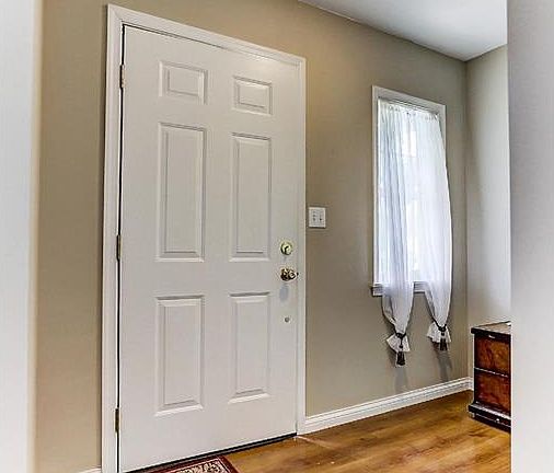 4th image of 1125 Eureka Dr