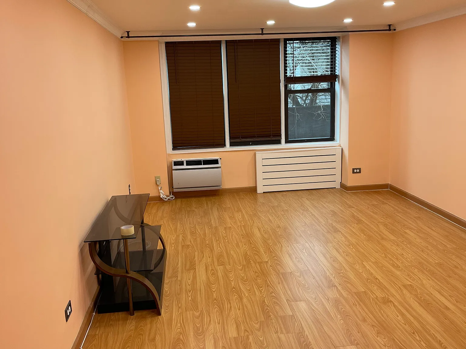 1 bed, 750 sqft, $2,400 — Photo 4