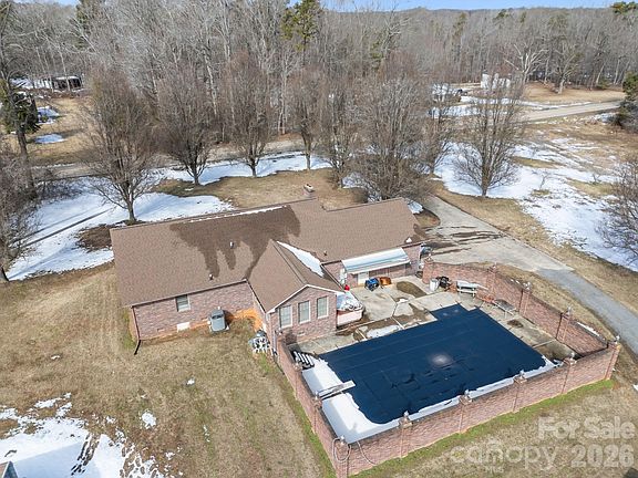 4th image of 525 Liberty Rd