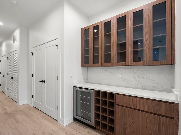 428 E 50th Pl #2 — Photo 8