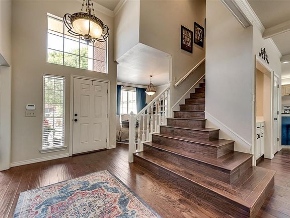 3rd image of 1209 Hills Creek Dr