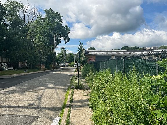 5th image of 3 Centre St