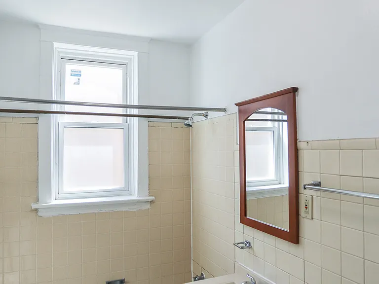 3951 N Hoyne Ave #1 — Photo 9