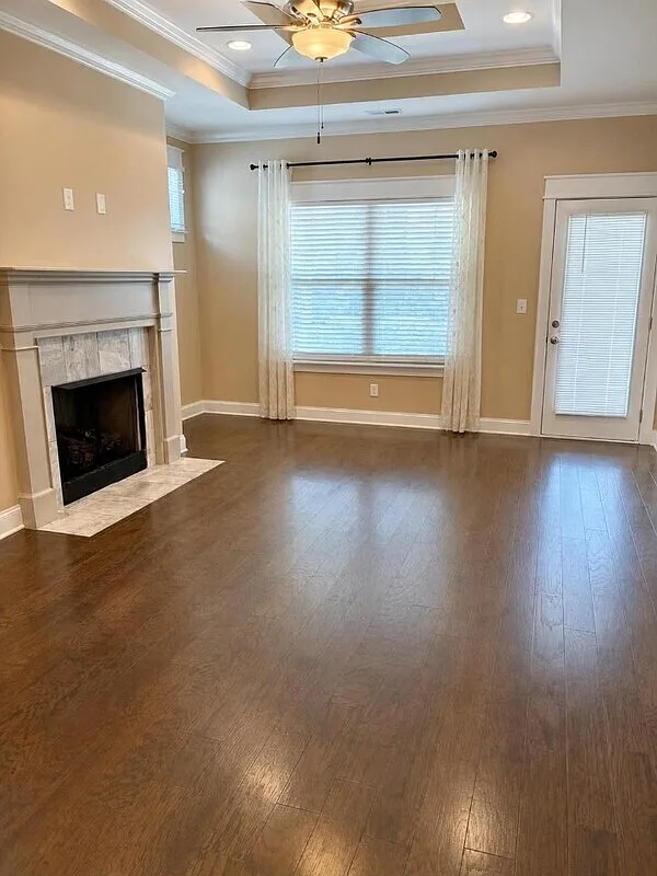 3 bed, 2.0 bath, 1728 sqft, $2,200 — Photo 3
