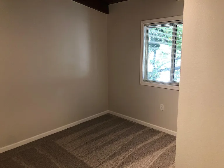 10317 Midvale Ave N #6 — Photo 7