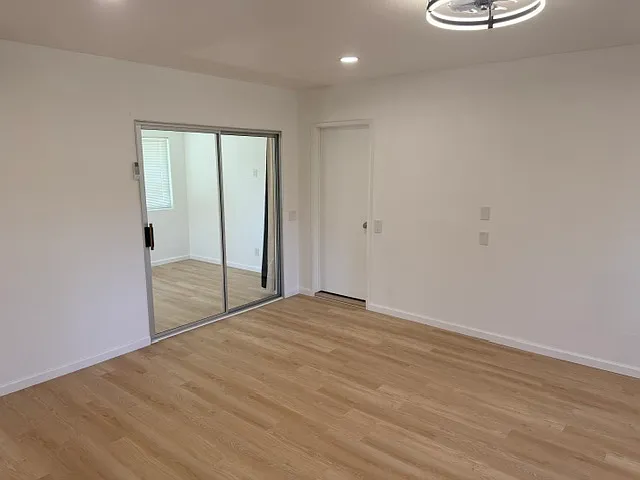 2 bed, 8000 sqft, $2,650 — Photo 4