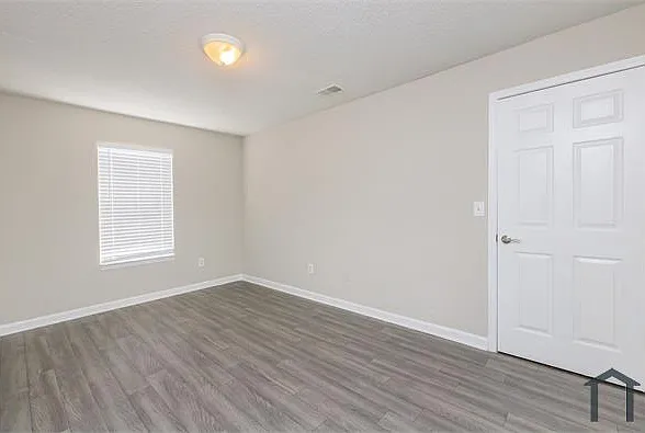 2 bed, 902 sqft, $975 — Photo 3