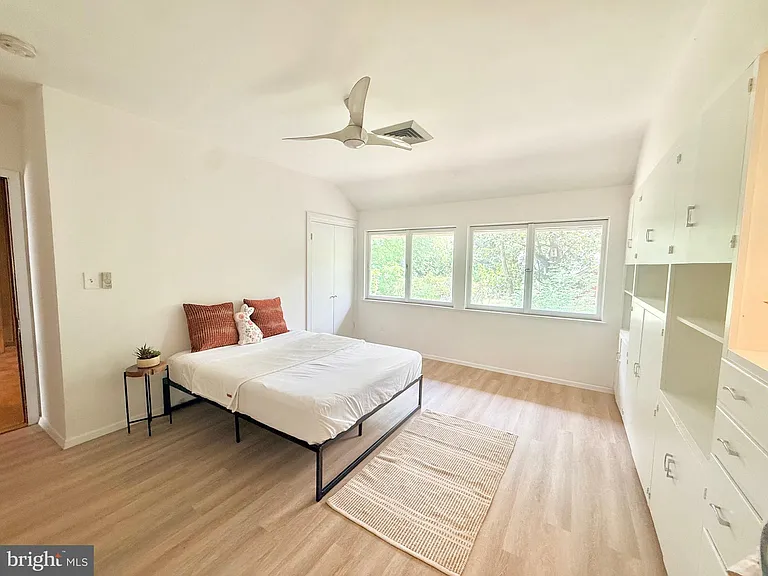 6819 Selkirk Dr — Photo 73