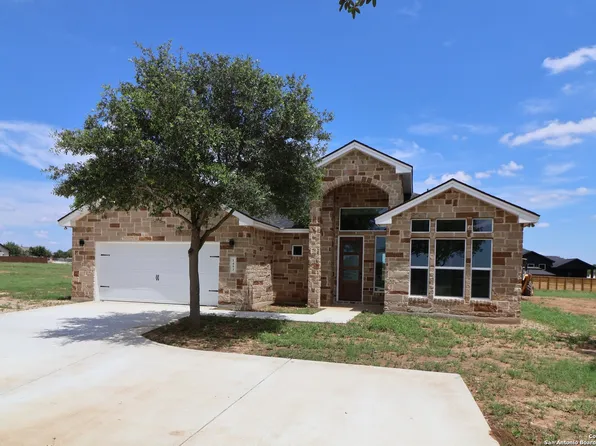1493 FM 3175, Lytle, TX 78052