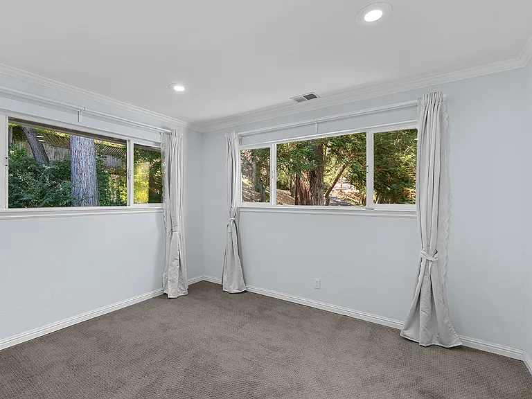 12 White Oak Dr — Photo 23