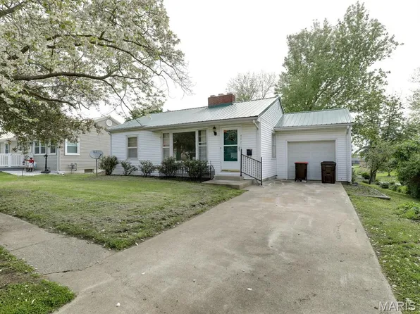417 S Home St, Palmyra, MO 63461