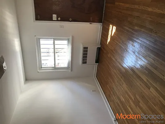 Rented by Modern Spaces | media 49