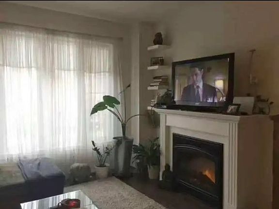 3rd image of 50 Lily Cup Ave