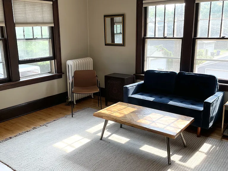 Ashland & Laurel Apartments — Photo 2