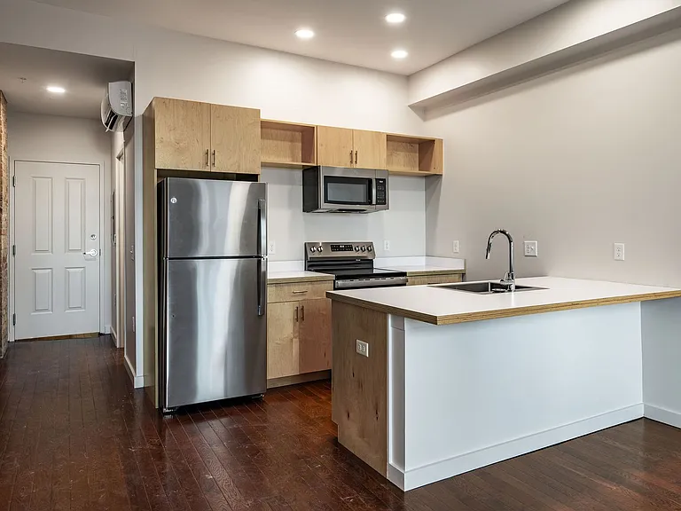 56 E McMicken Ave — Photo 5