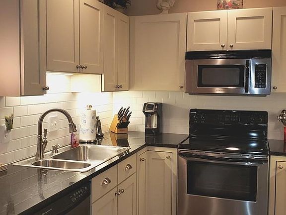 4th image of 10 Crowninshield St Unit 305