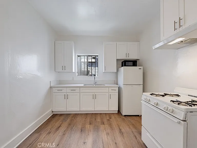 220 E Vernon Ave #1/2 — Photo 4