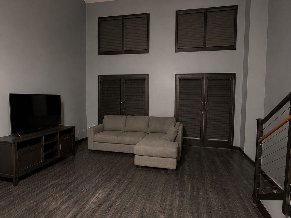 2nd image of 101 W Mission Blvd Unit 314