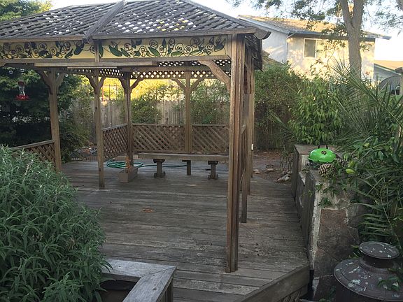 3rd image of 2052 Vista Ln