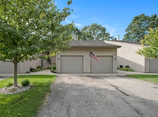 2797 Rockvalley Ct NE, Grand Rapids, MI 49525