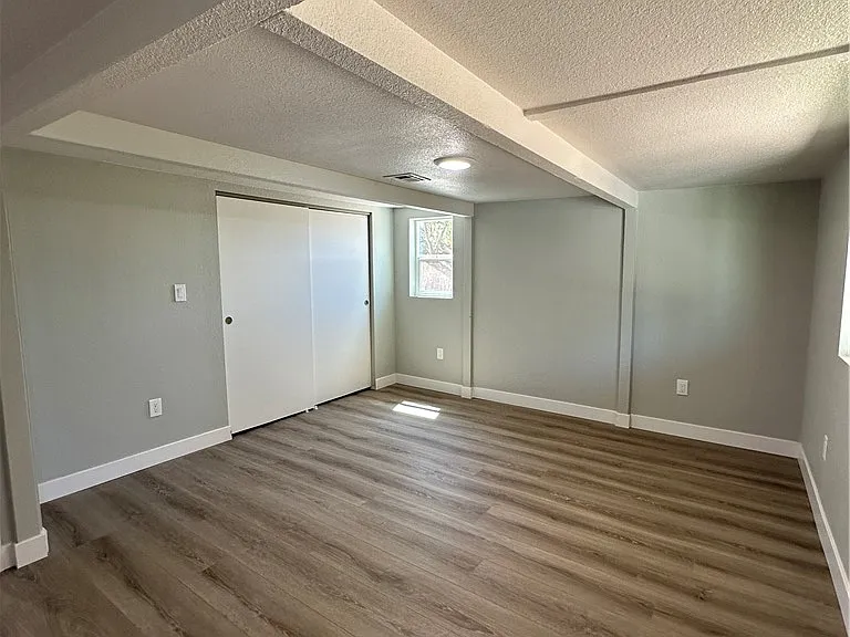2590 N Murphy St — Photo 30
