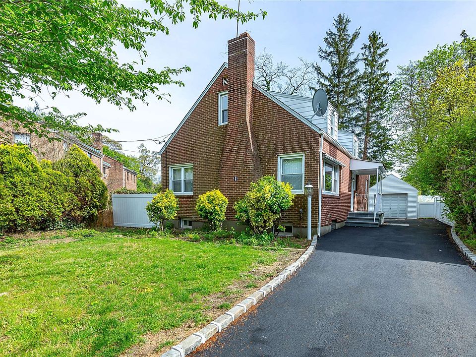 8 Russell Street, Roslyn Heights, NY 11577 Zillow