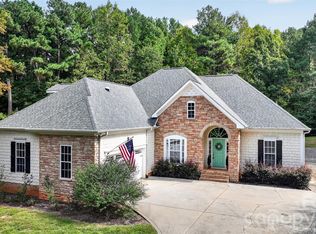 122 Maple View Dr, Troutman, NC 28166