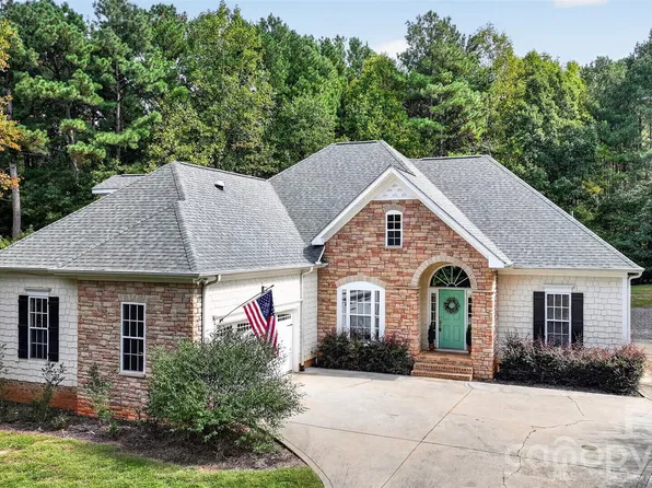 122 Maple View Dr, Troutman, NC 28166
