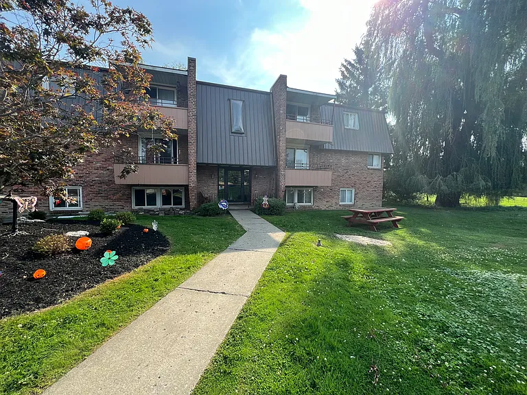 Williamstowne Village Senior Apartments — Photo 19
