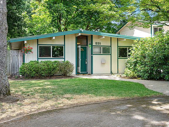 3rd image of 1220 Madrona Dr